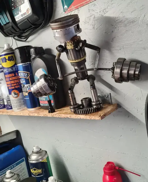 Pistonhead powerlifter